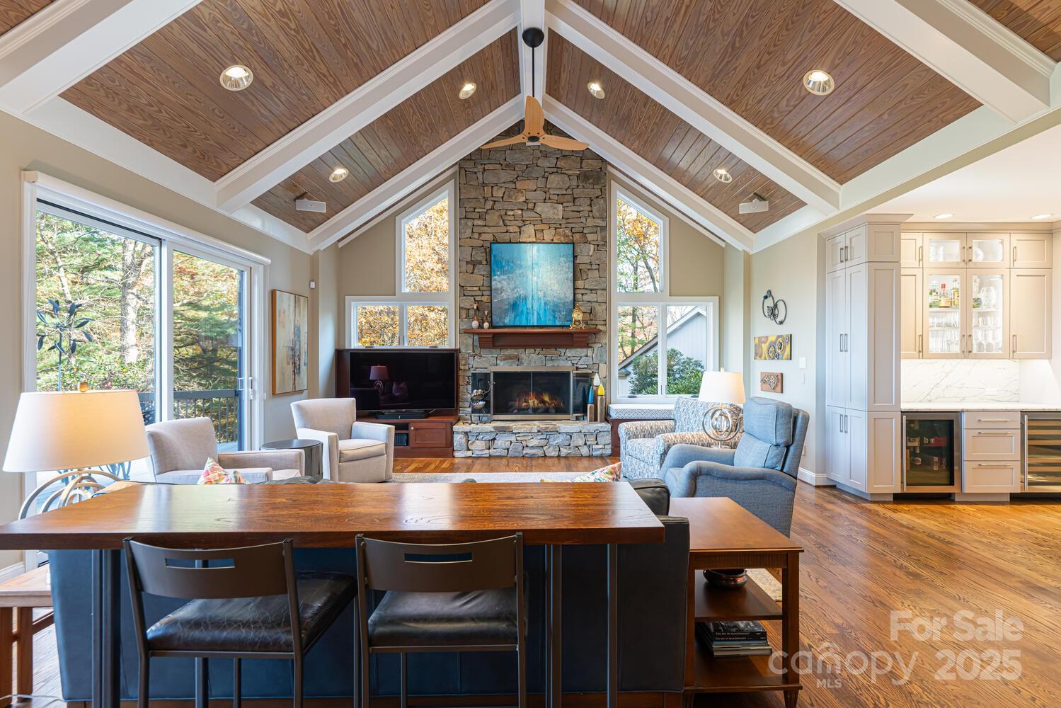 Flat Rock, North Carolina, 28731, United States, 3 Bedrooms Bedrooms, ,4 BathroomsBathrooms,Residential,Active,1990039