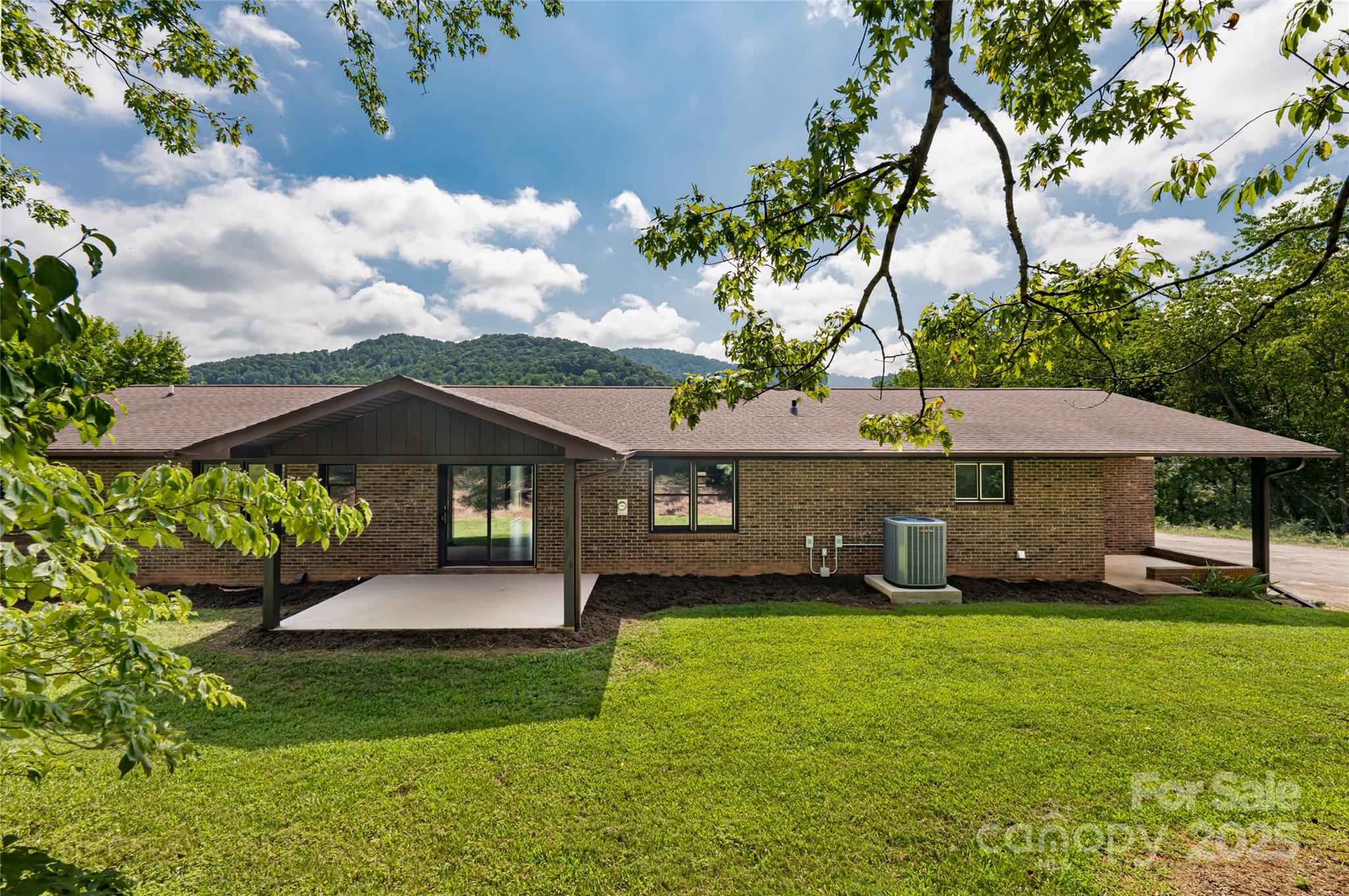 Leicester, North Carolina, 28748, United States, 4 Bedrooms Bedrooms, ,3 BathroomsBathrooms,Residential,Active,1927647
