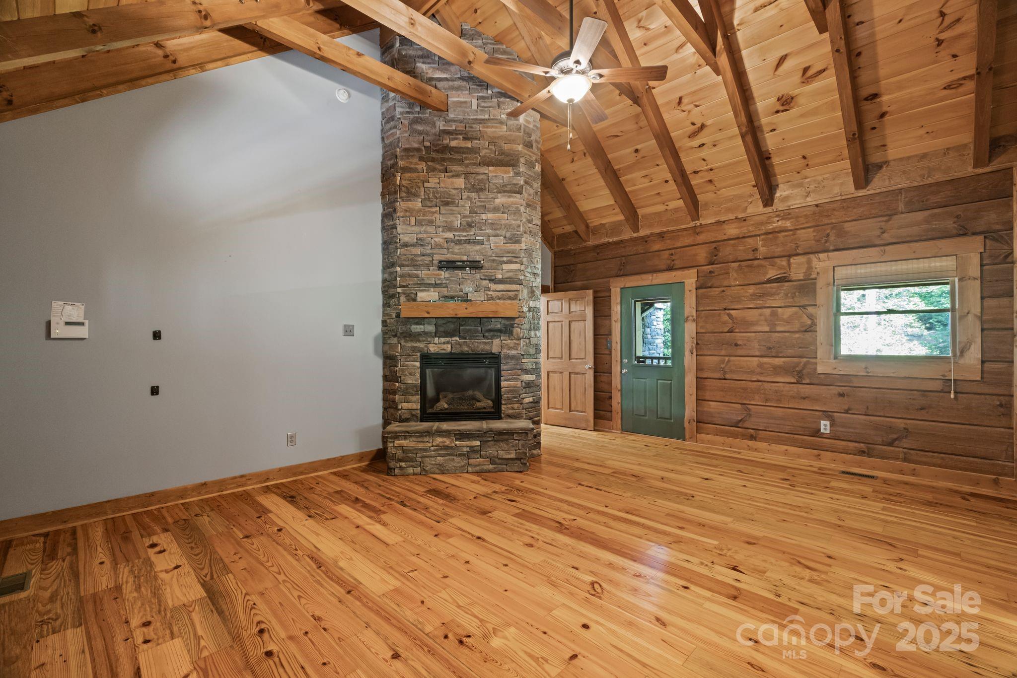 Lenoir, North Carolina, 28645, United States, ,5 BathroomsBathrooms,Residential,Active,1843925