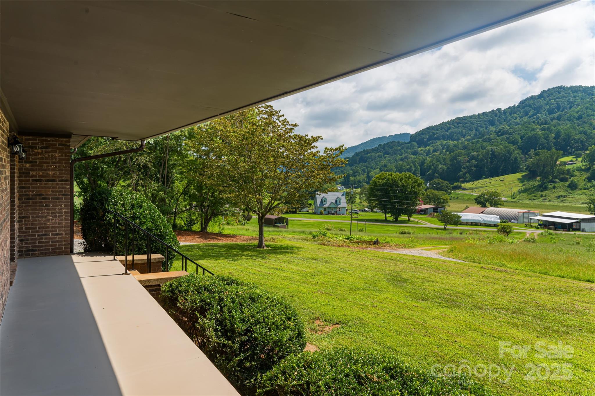 Leicester, North Carolina, 28748, United States, 4 Bedrooms Bedrooms, ,3 BathroomsBathrooms,Residential,Active,1927647