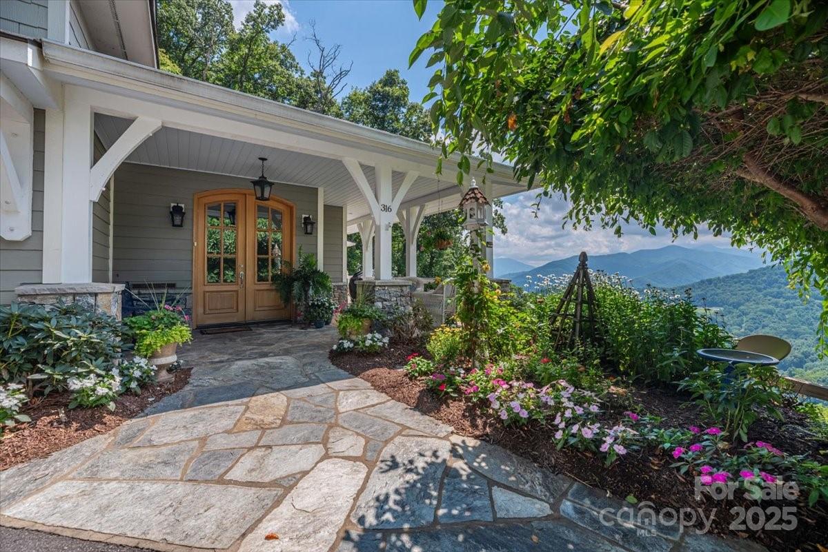 Waynesville, North Carolina, 28785, United States, 3 Bedrooms Bedrooms, ,4 BathroomsBathrooms,Residential,Active,1952318