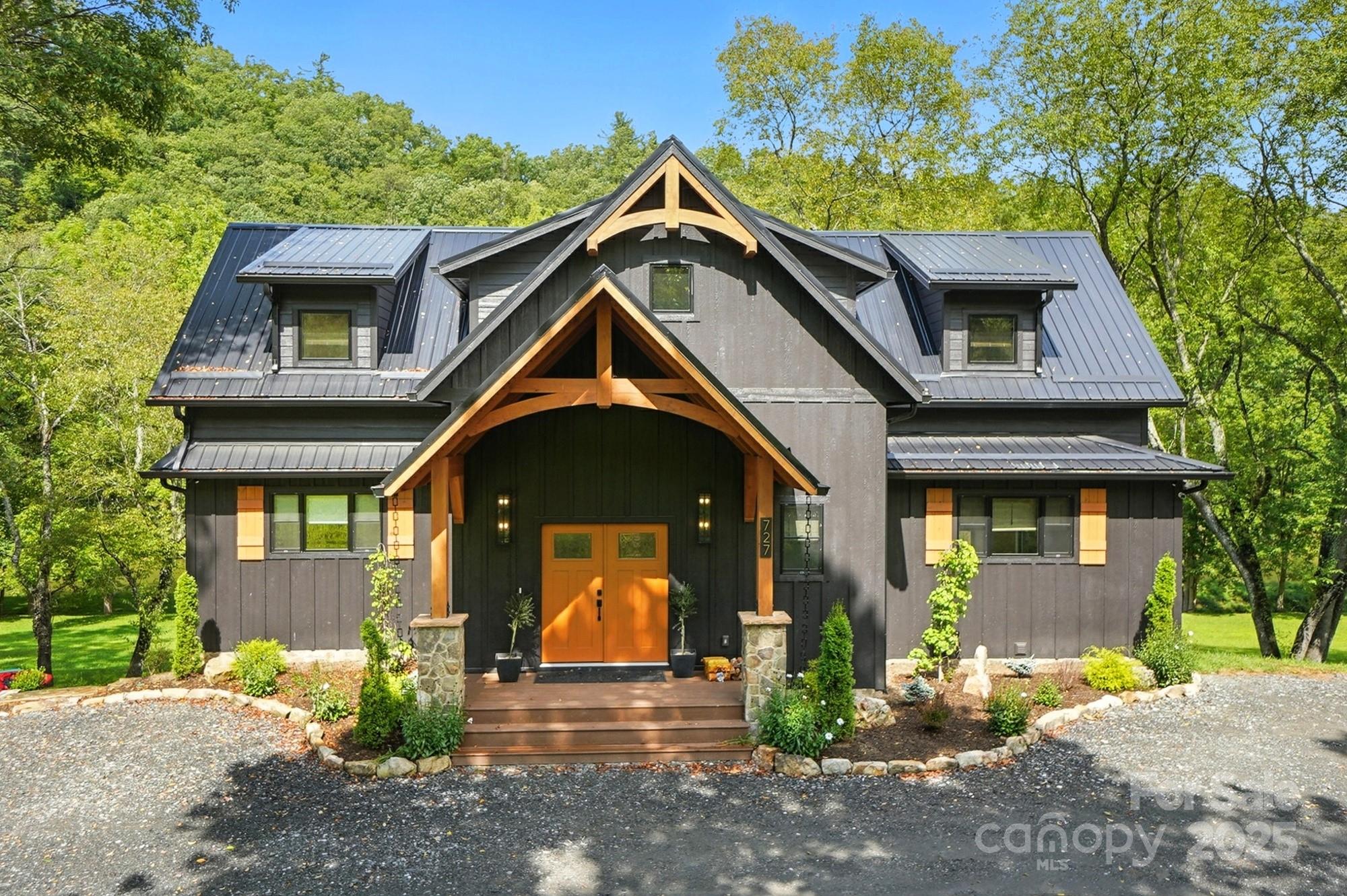 Lansing, North Carolina, 28643, United States, 3 Bedrooms Bedrooms, ,5 BathroomsBathrooms,Residential,Active,1959552