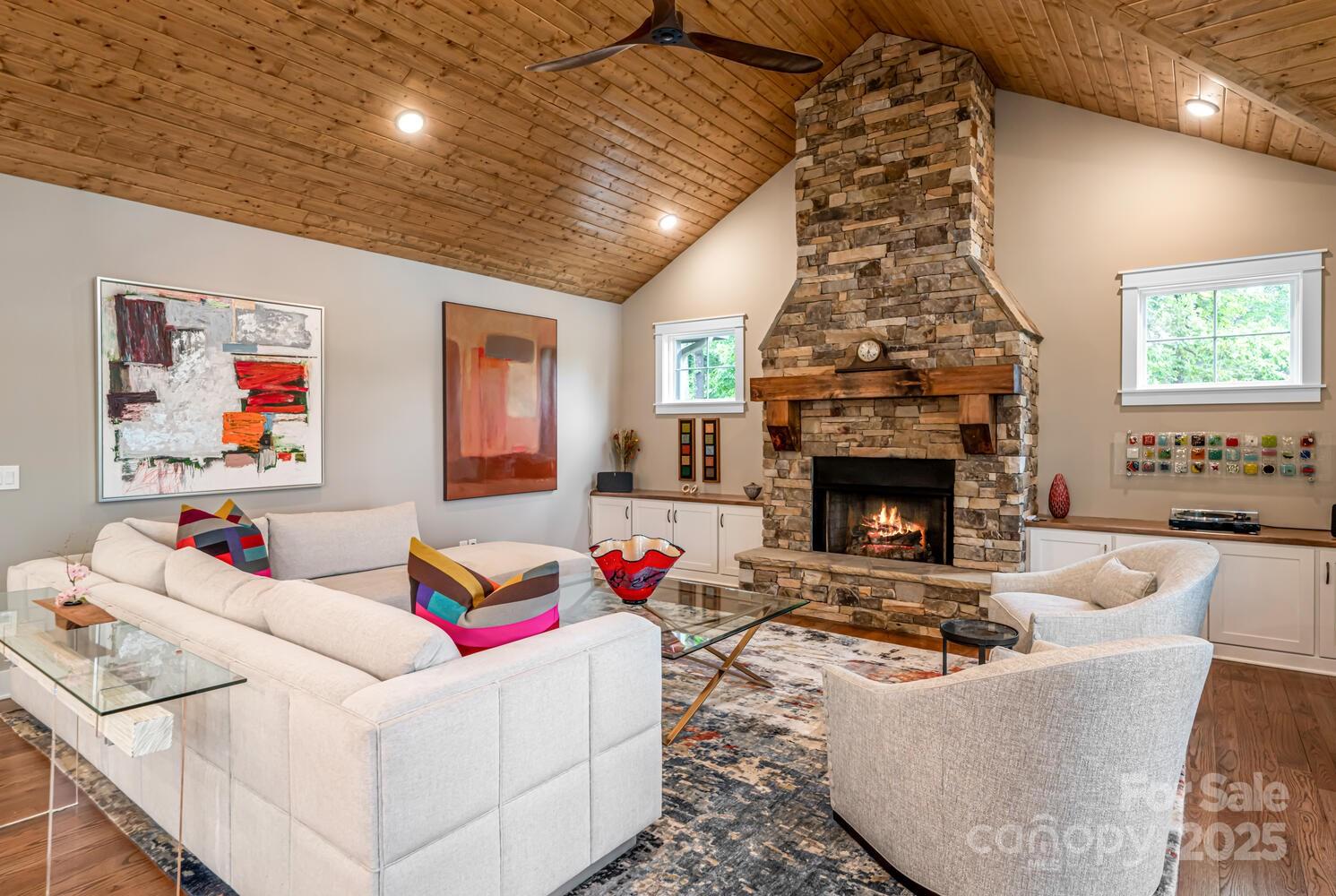 Flat Rock, North Carolina, 28731, United States, ,4 BathroomsBathrooms,Residential,Active,1860239