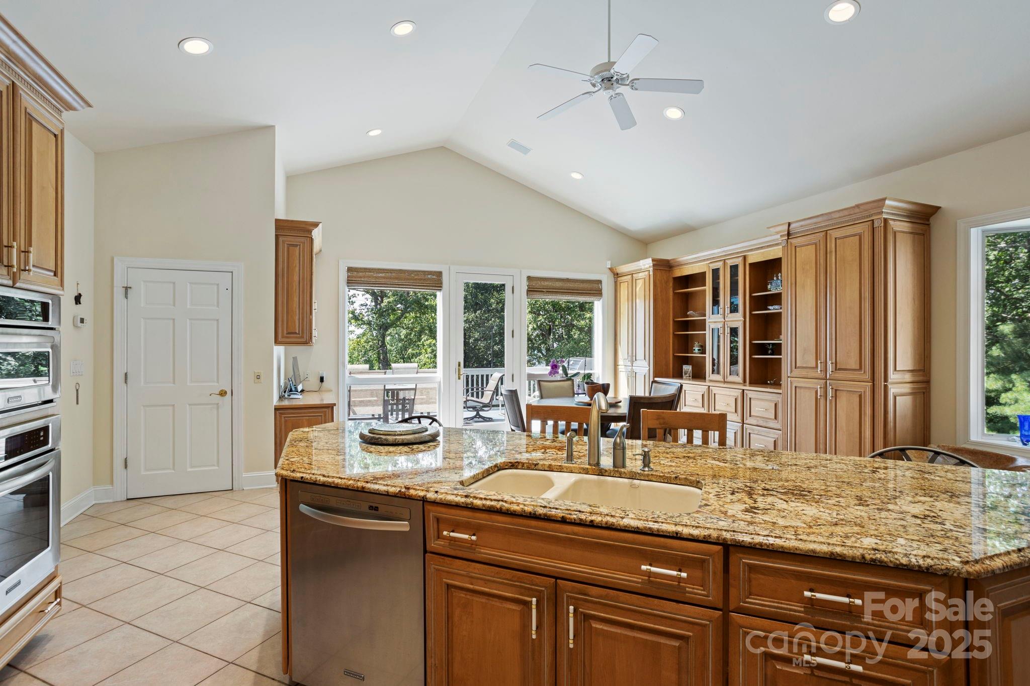 Flat Rock, North Carolina, 28731, United States, 3 Bedrooms Bedrooms, ,7 BathroomsBathrooms,Residential,Active,2007635