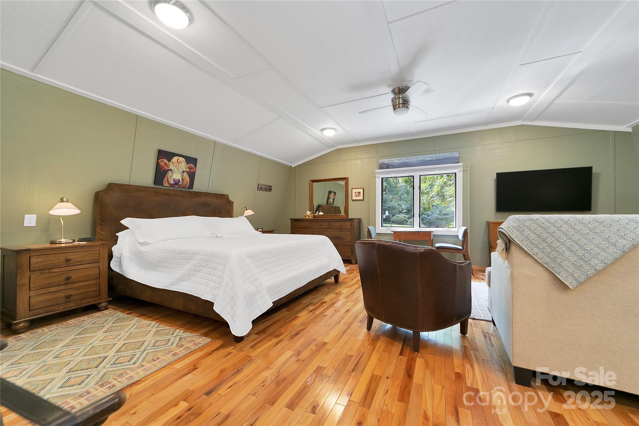 Brevard, North Carolina, 28712, United States, 4 Bedrooms Bedrooms, ,5 BathroomsBathrooms,Residential,Active,1953267