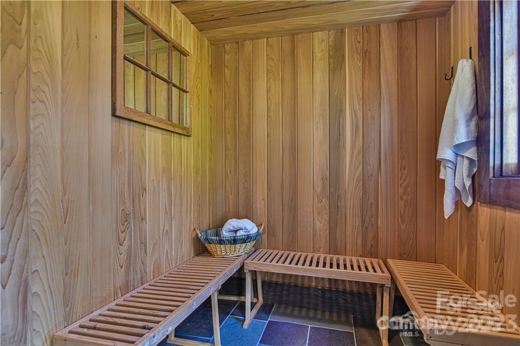 Leicester, North Carolina, 28748, United States, ,5 BathroomsBathrooms,Residential,Active,1769306