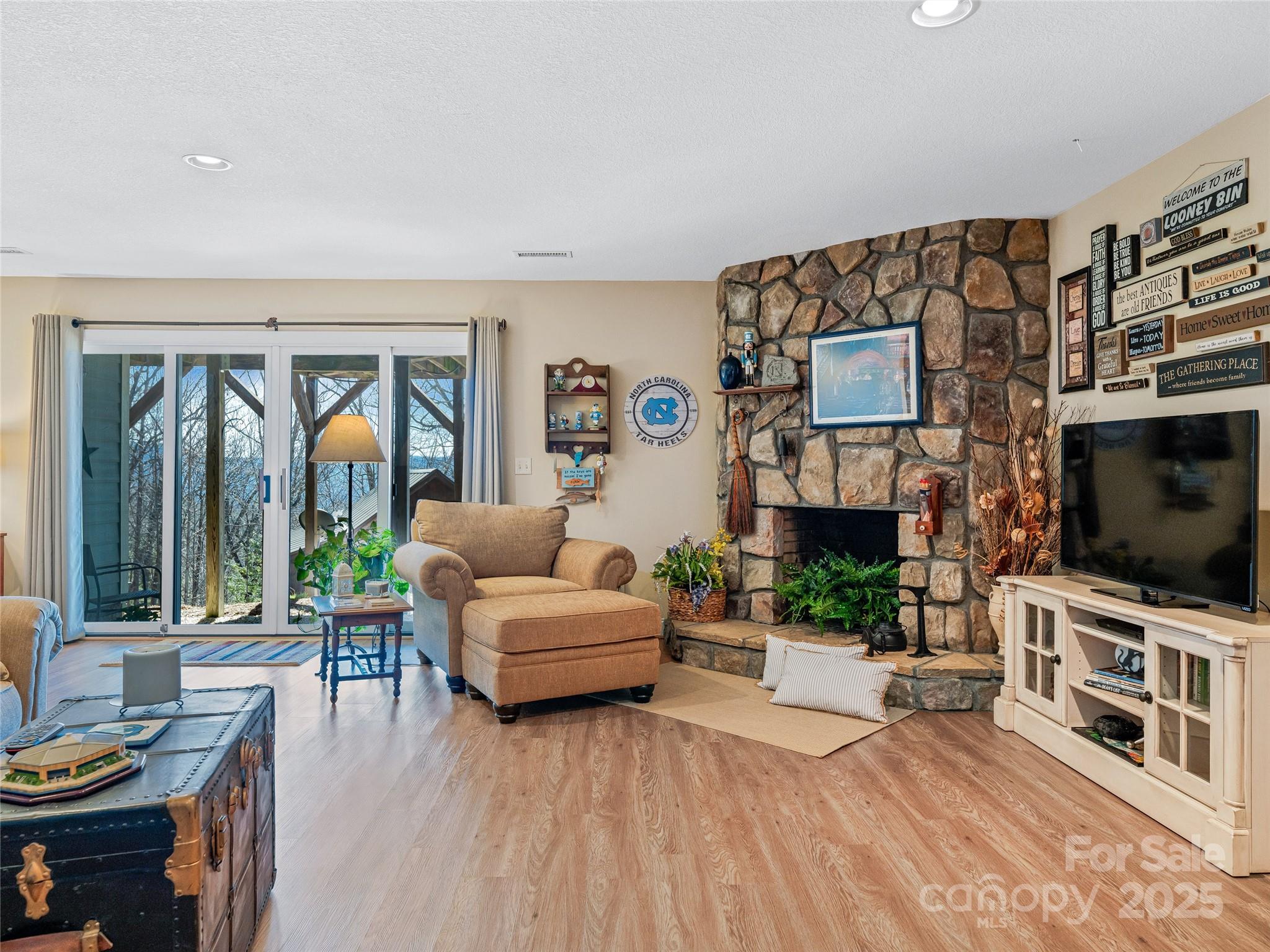 Zirconia, North Carolina, 28790, United States, 3 Bedrooms Bedrooms, ,3 BathroomsBathrooms,Residential,Active,1756946