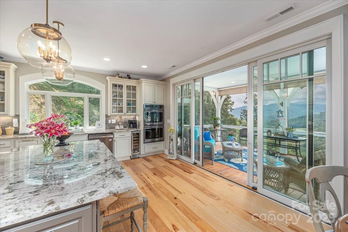 Waynesville, North Carolina, 28785, United States, 3 Bedrooms Bedrooms, ,4 BathroomsBathrooms,Residential,Active,1952318