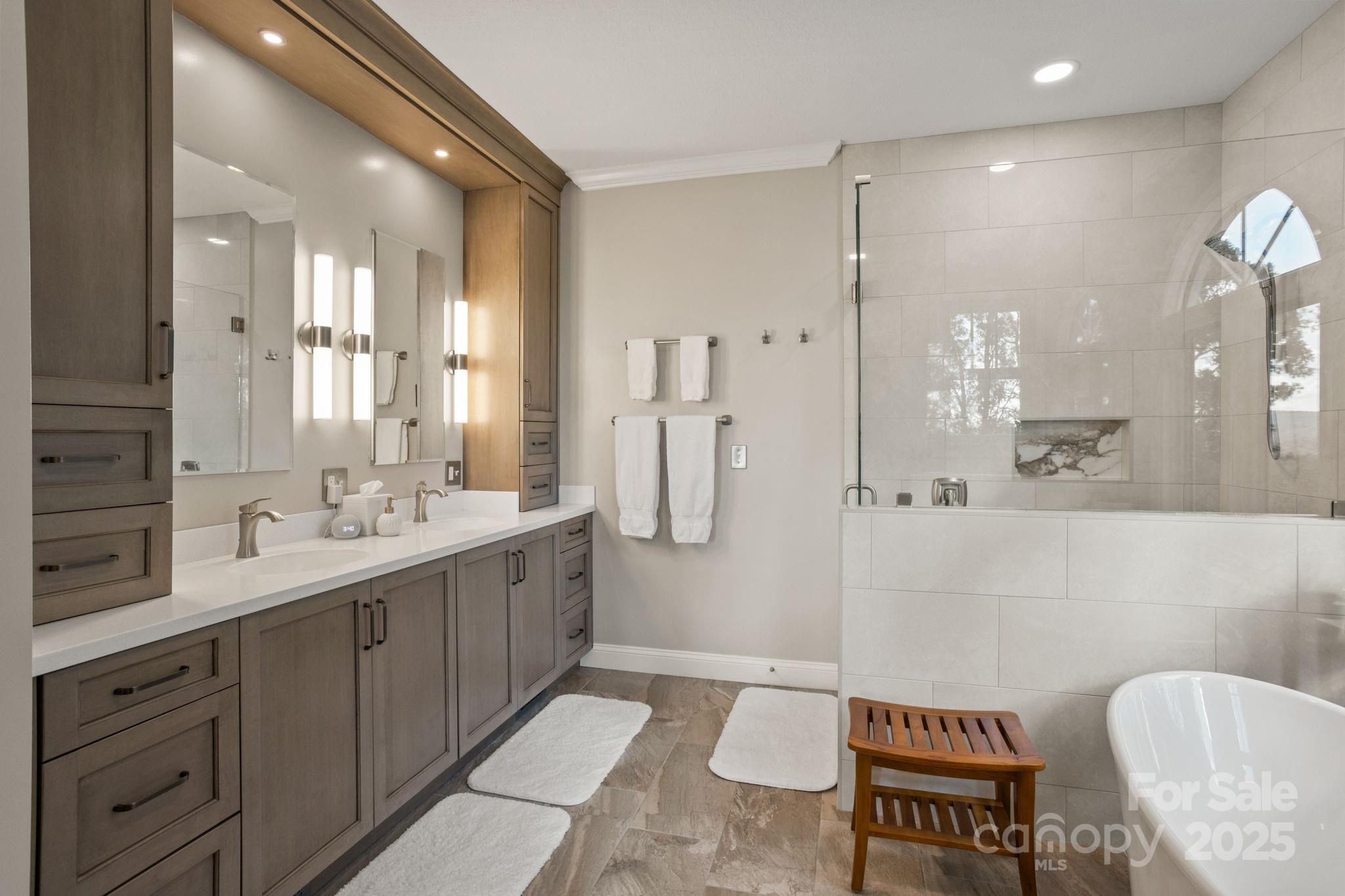 Hendersonville, North Carolina, 28739, United States, 3 Bedrooms Bedrooms, ,4 BathroomsBathrooms,Residential,Active,1973289