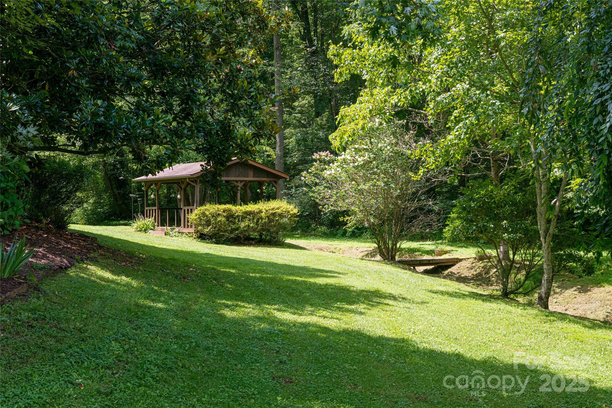 Weaverville, North Carolina, 28787, United States, 3 Bedrooms Bedrooms, ,2 BathroomsBathrooms,Residential,Active,1892411