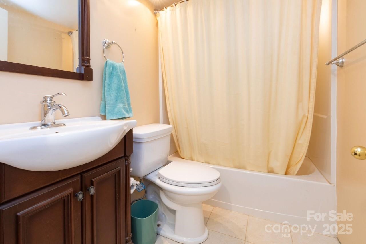 Canton, North Carolina, 28716, United States, 3 Bedrooms Bedrooms, ,4 BathroomsBathrooms,Residential,Active,2007140