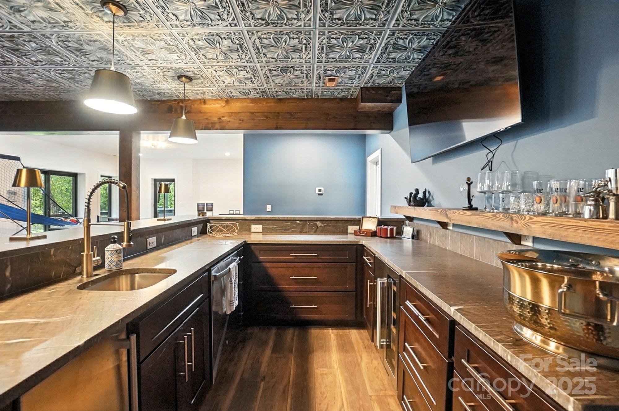 Lansing, North Carolina, 28643, United States, 3 Bedrooms Bedrooms, ,5 BathroomsBathrooms,Residential,Active,1959552