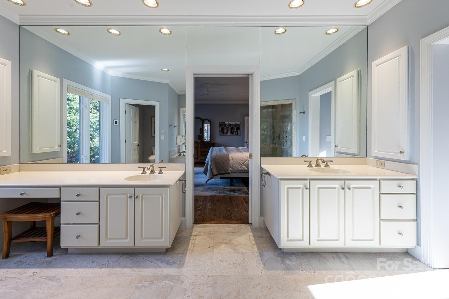 Flat Rock, North Carolina, 28731, United States, 3 Bedrooms Bedrooms, ,4 BathroomsBathrooms,Residential,Active,1990039