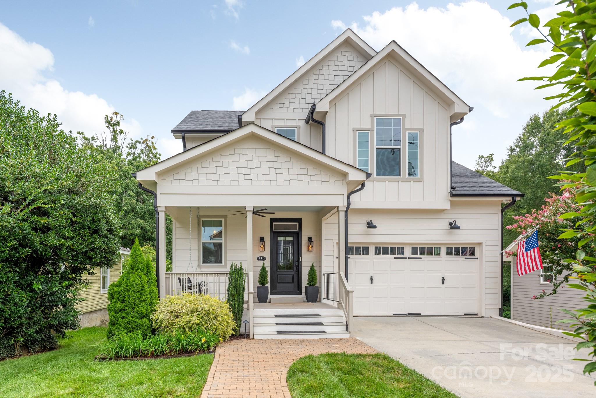Belmont, North Carolina, 28012, United States, 4 Bedrooms Bedrooms, ,4 BathroomsBathrooms,Residential,Active,1927670