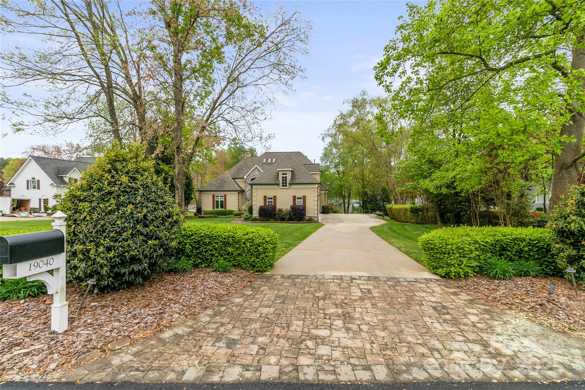 Cornelius, North Carolina, 28031, United States, 4 Bedrooms Bedrooms, ,7 BathroomsBathrooms,Residential,Active,1762837