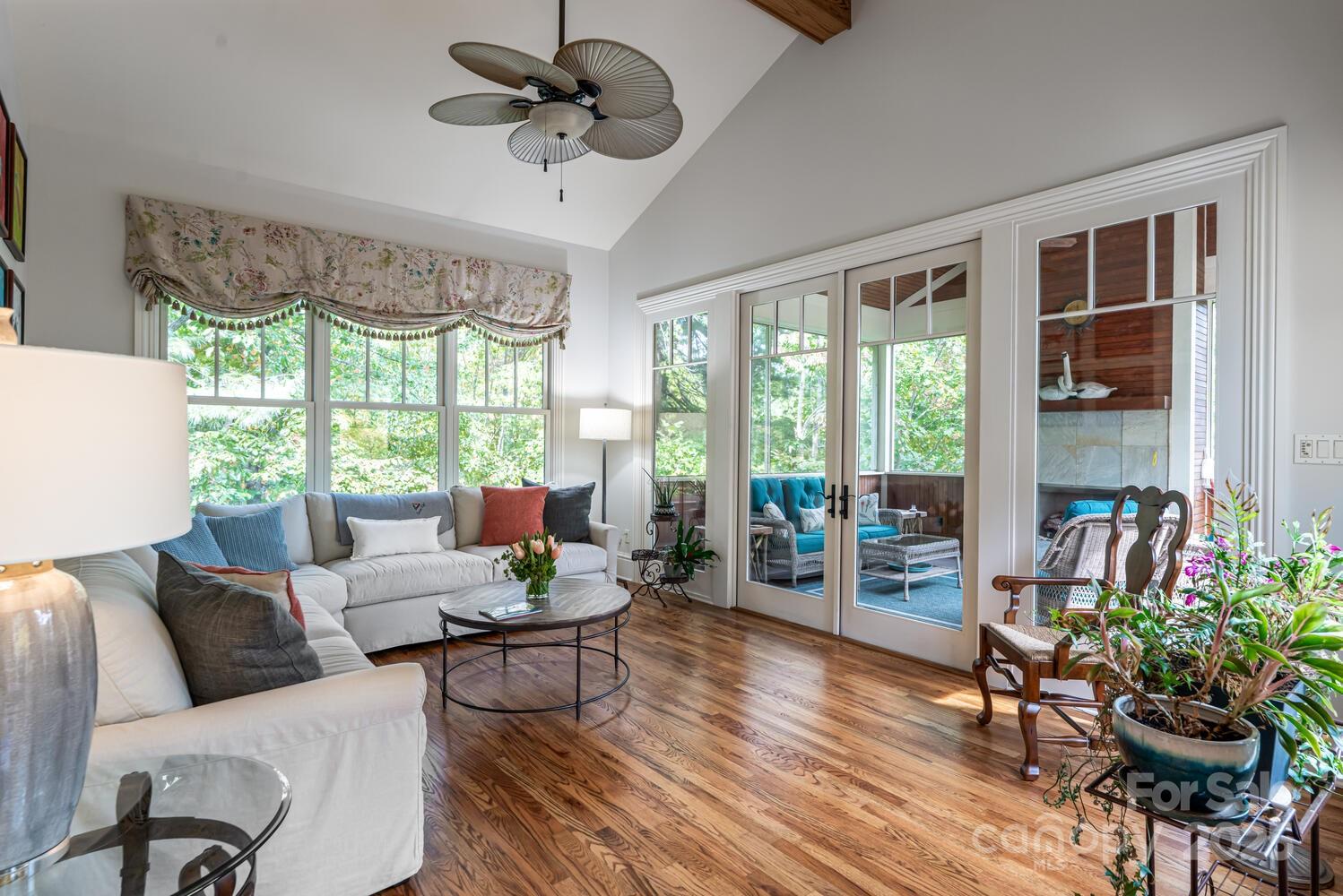 Flat Rock, North Carolina, 28731, United States, 3 Bedrooms Bedrooms, ,4 BathroomsBathrooms,Residential,Active,1965787