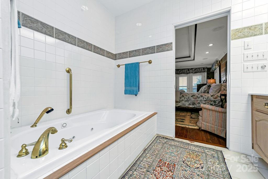 Brevard, North Carolina, 28712, United States, 4 Bedrooms Bedrooms, ,5 BathroomsBathrooms,Residential,Active,1997889