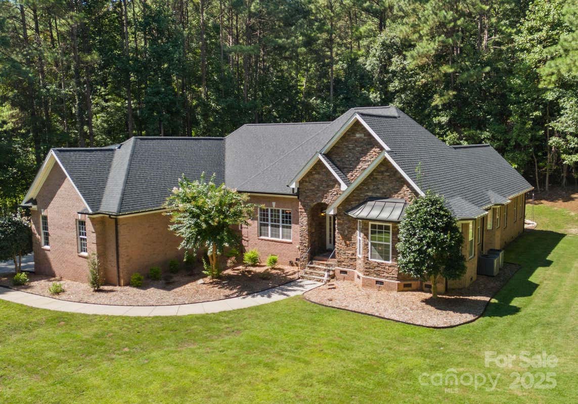 125 WHISPERING COVE CT 60, MOORESVILLE, NC 28117 RE - Main Image