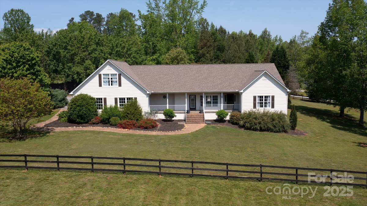 2409 GOLF COURSE RD, COLUMBUS, NC 28722 RE/MAX