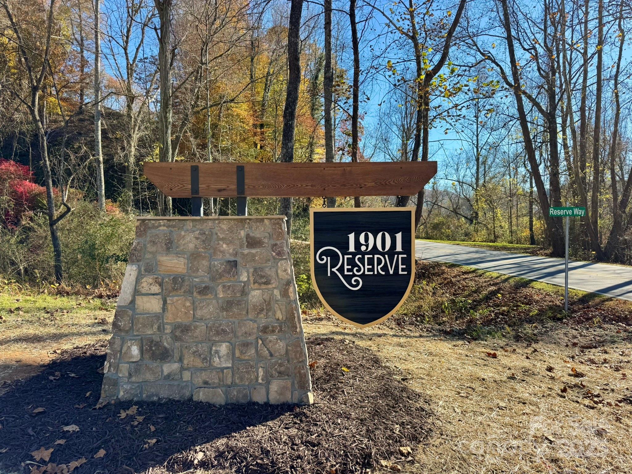 Etowah, North Carolina, 28739, United States, 3 Bedrooms Bedrooms, ,4 BathroomsBathrooms,Residential,Active,2001051