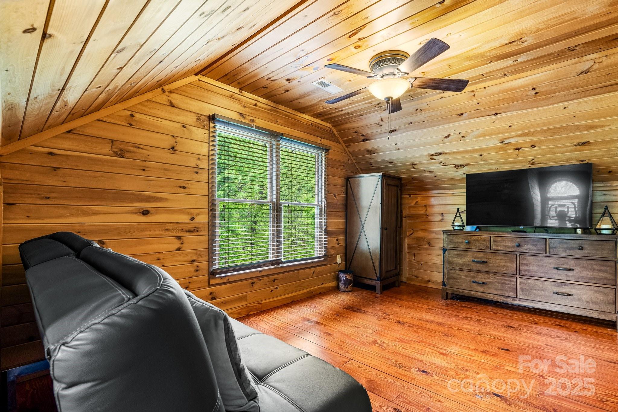Marion, North Carolina, 28752, United States, 7 Bedrooms Bedrooms, ,5 BathroomsBathrooms,Residential,Active,1953022
