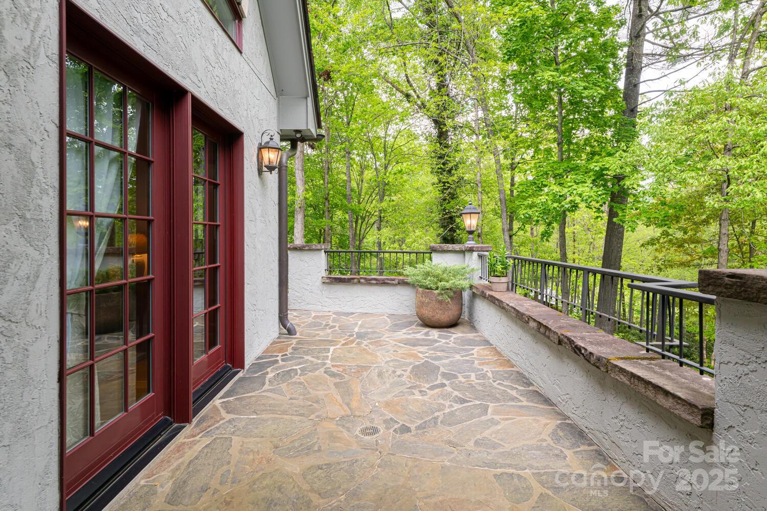 Arden, North Carolina, 28704, United States, 3 Bedrooms Bedrooms, ,3 BathroomsBathrooms,Residential,Active,1953399