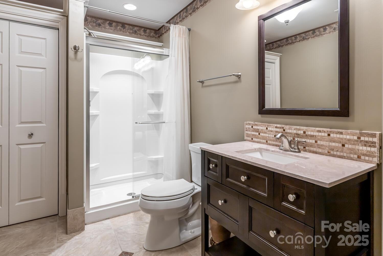 Flat Rock, North Carolina, 28731, United States, 3 Bedrooms Bedrooms, ,4 BathroomsBathrooms,Residential,Active,1965787