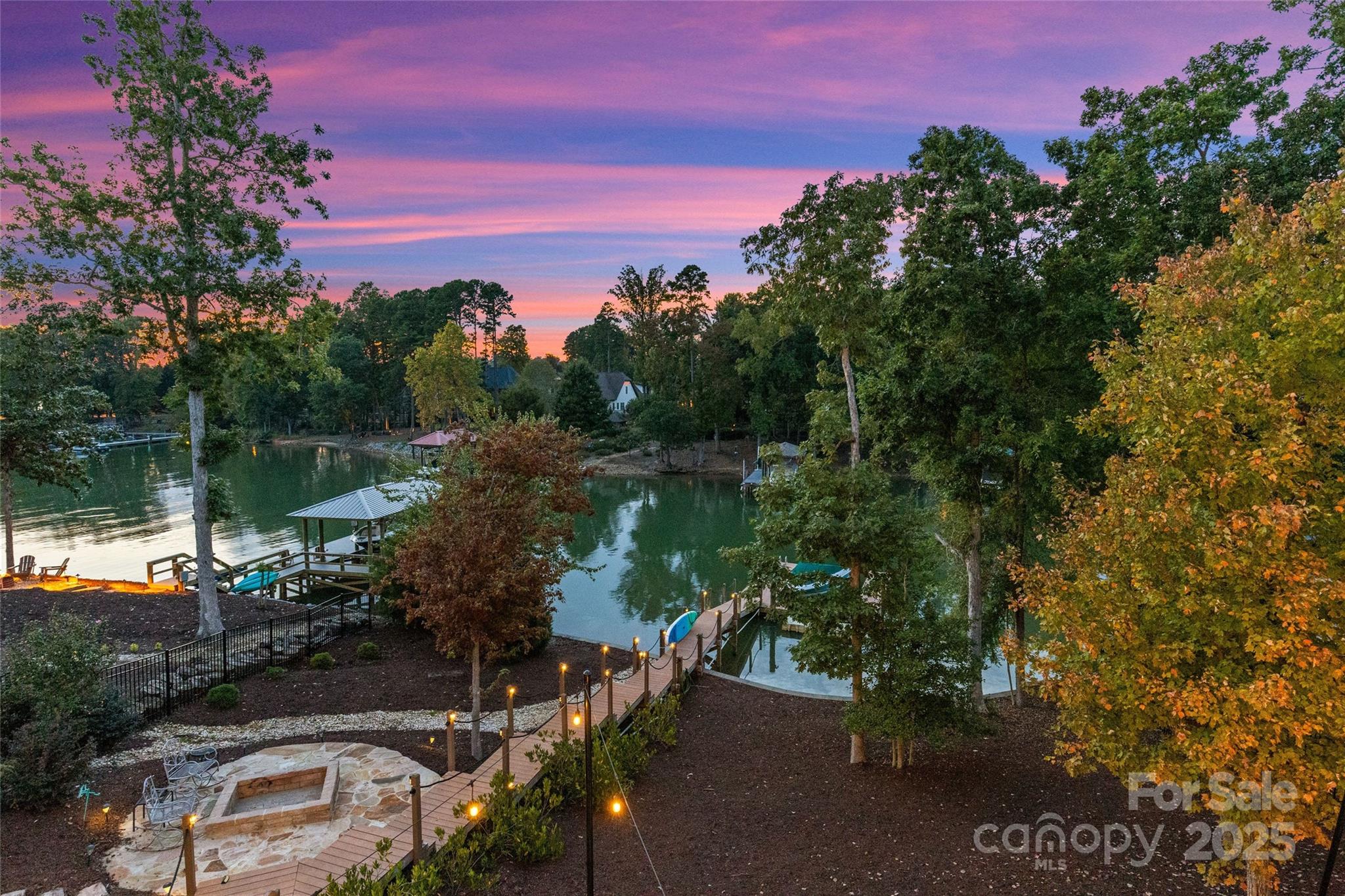 Belmont, North Carolina, 28012, United States, 5 Bedrooms Bedrooms, ,5 BathroomsBathrooms,Residential,Active,1953385