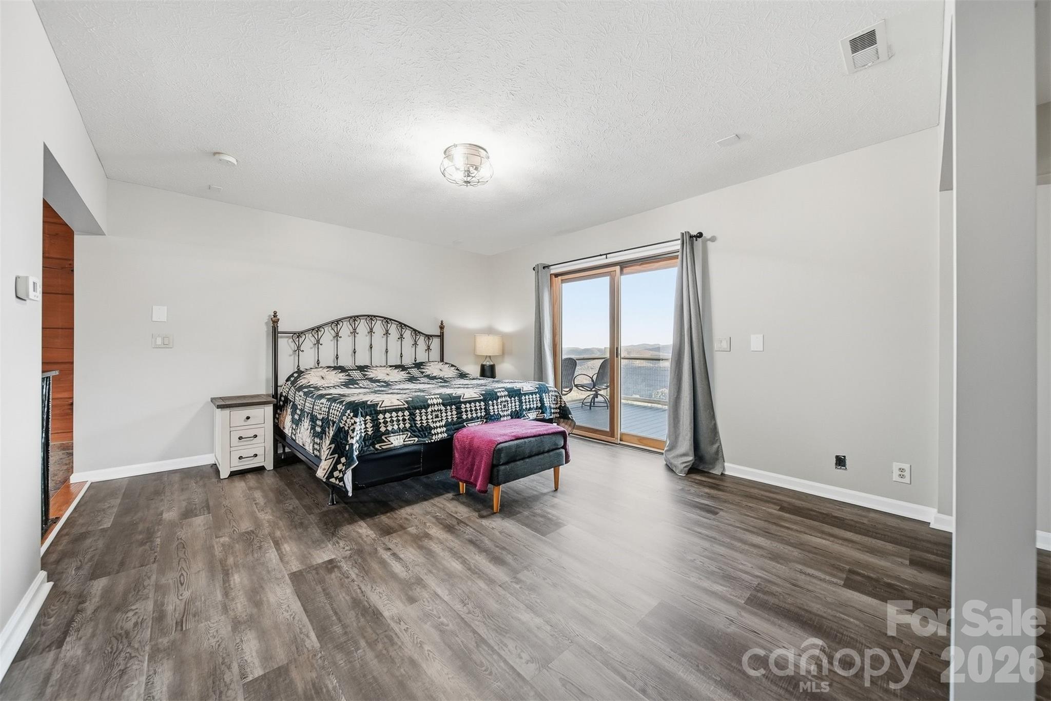 Morganton, North Carolina, 28655, United States, 3 Bedrooms Bedrooms, ,3 BathroomsBathrooms,Residential,Active,2009823