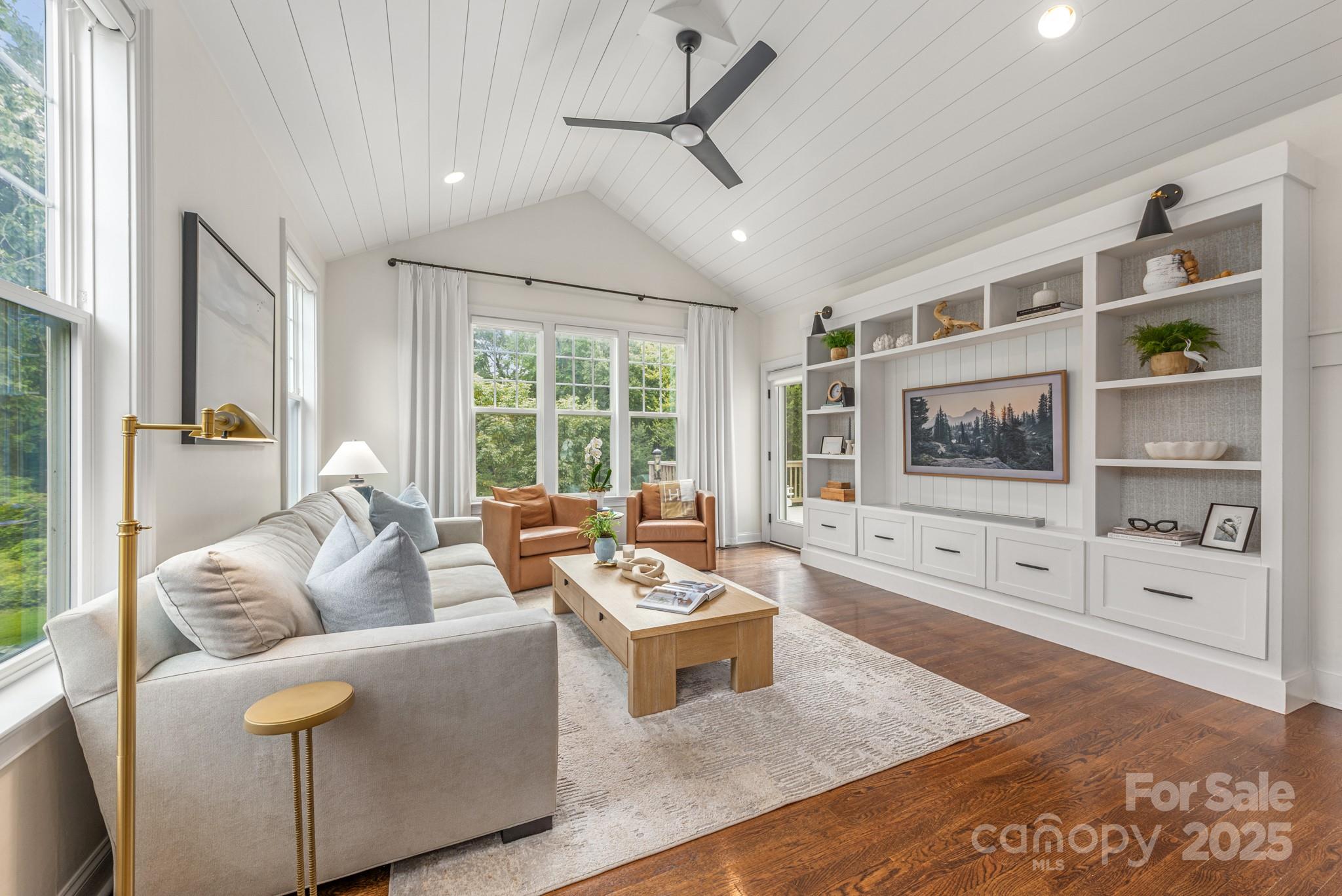 Belmont, North Carolina, 28012, United States, 4 Bedrooms Bedrooms, ,4 BathroomsBathrooms,Residential,Active,1927670