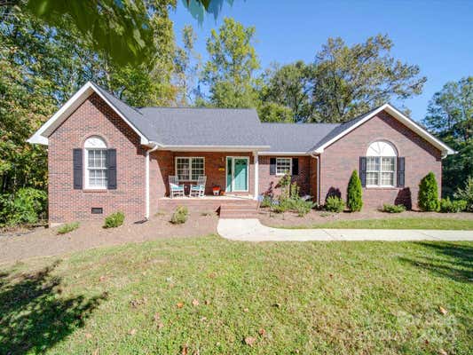 606 QUEENS DR, DALLAS, NC 28034 - Image 1