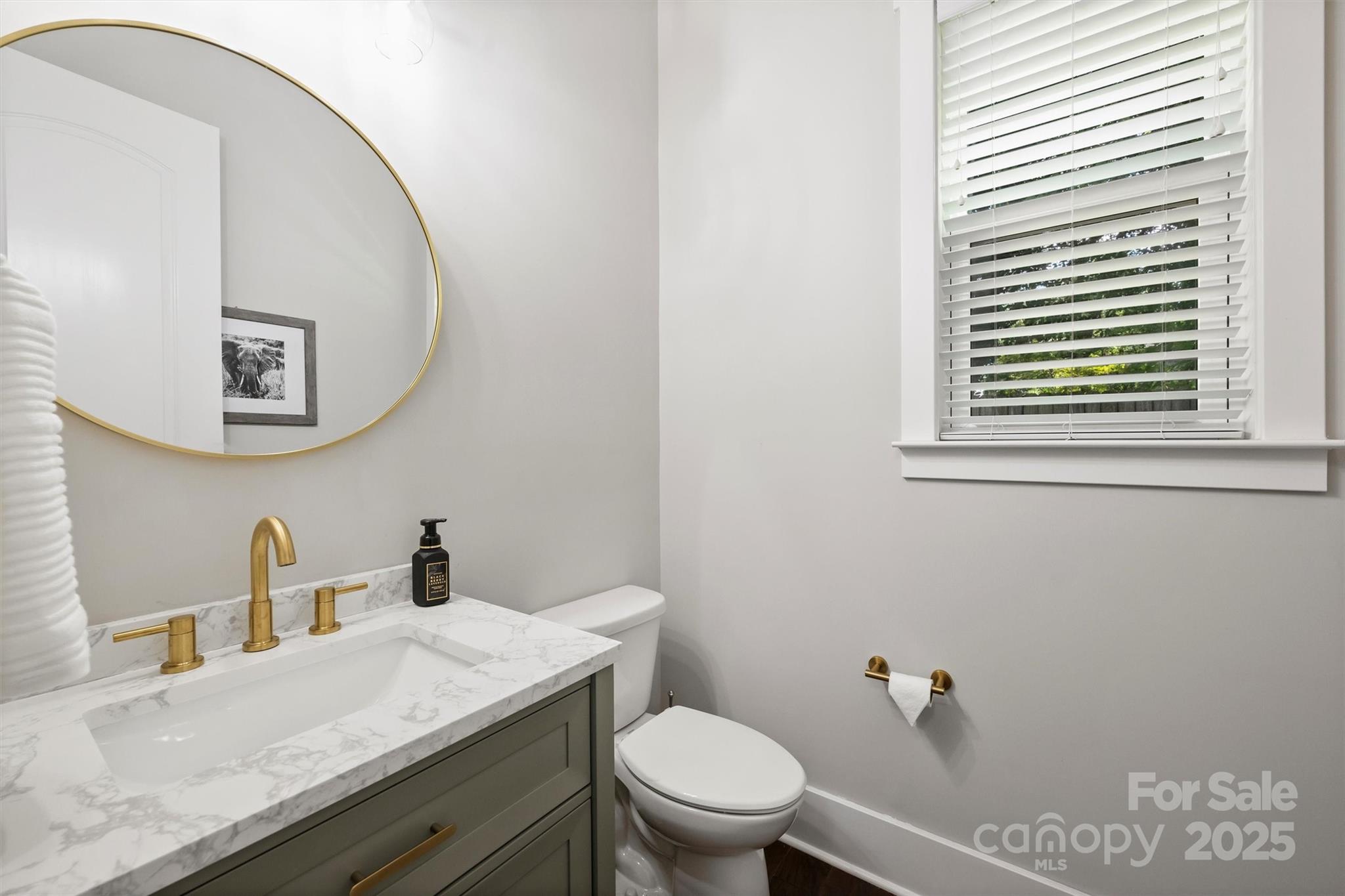 Charlotte, North Carolina, 28205, United States, 4 Bedrooms Bedrooms, ,4 BathroomsBathrooms,Residential,Active,1934773