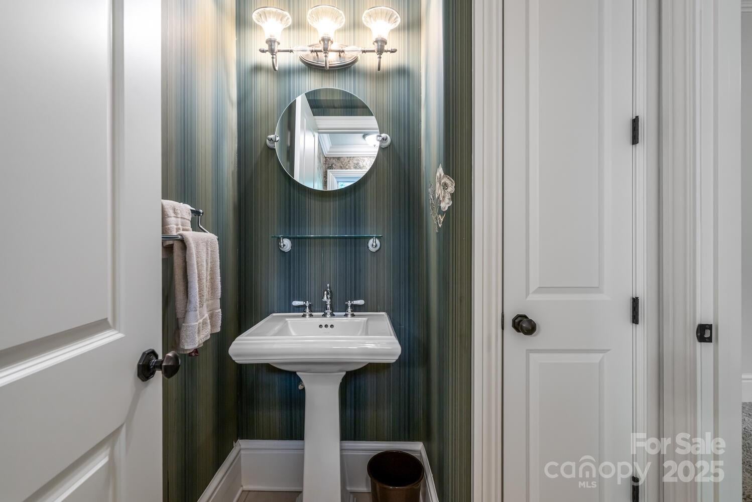 Flat Rock, North Carolina, 28731, United States, 3 Bedrooms Bedrooms, ,4 BathroomsBathrooms,Residential,Active,1965787