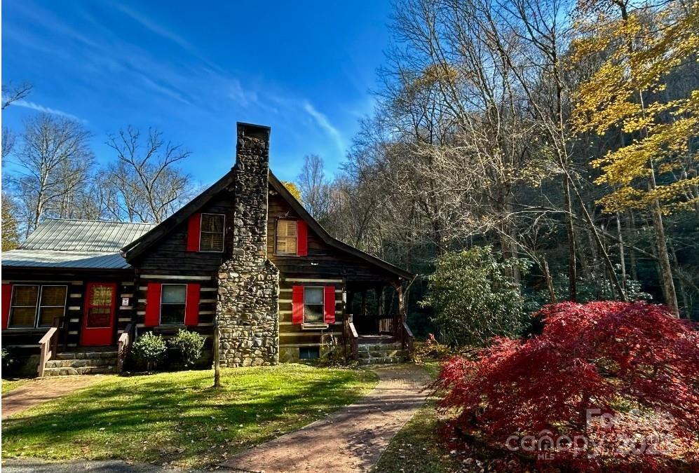 Robbinsville, North Carolina, 28771, United States, 6 Bedrooms Bedrooms, ,4 BathroomsBathrooms,Residential,Active,1755253