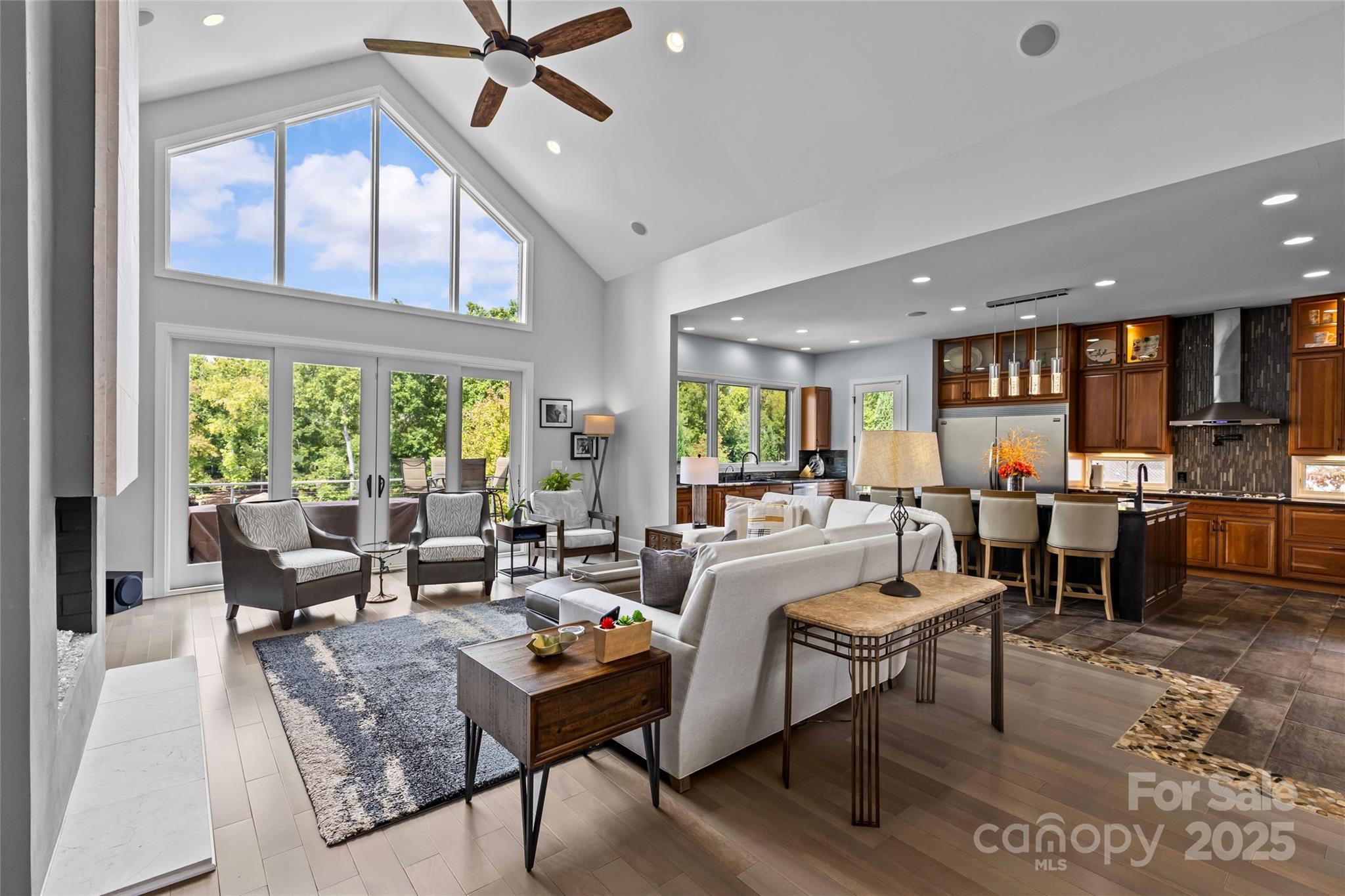 Belmont, North Carolina, 28012, United States, 5 Bedrooms Bedrooms, ,5 BathroomsBathrooms,Residential,Active,1953385