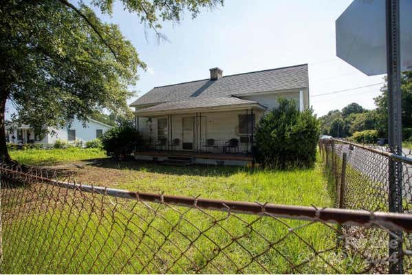 702 OLD NORTH MAIN ST, CLOVER, SC 29710 - Image 1