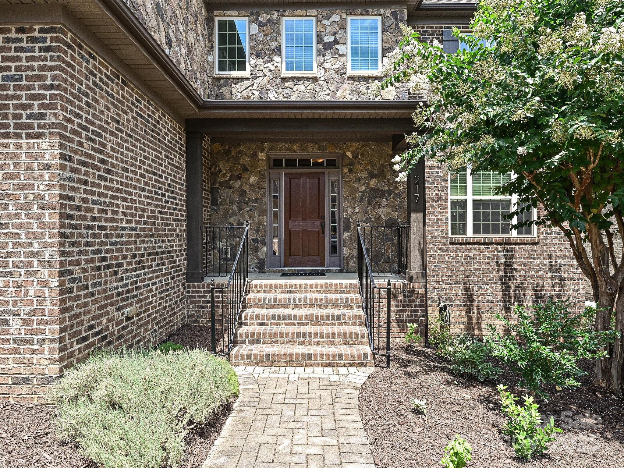 Charlotte, North Carolina, 28270, United States, 4 Bedrooms Bedrooms, ,4 BathroomsBathrooms,Residential,Active,1905086