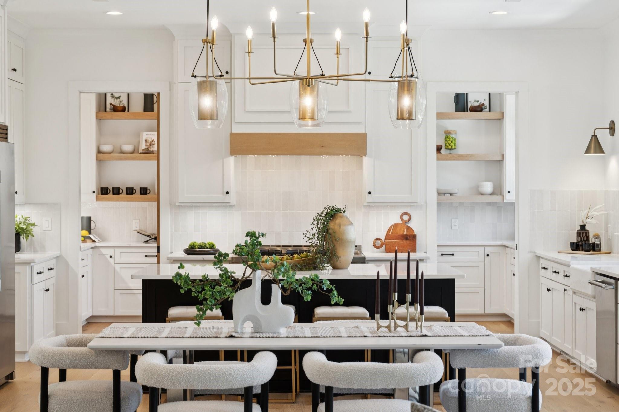 Charlotte, North Carolina, 28278, United States, ,6 BathroomsBathrooms,Residential,Active,1769360