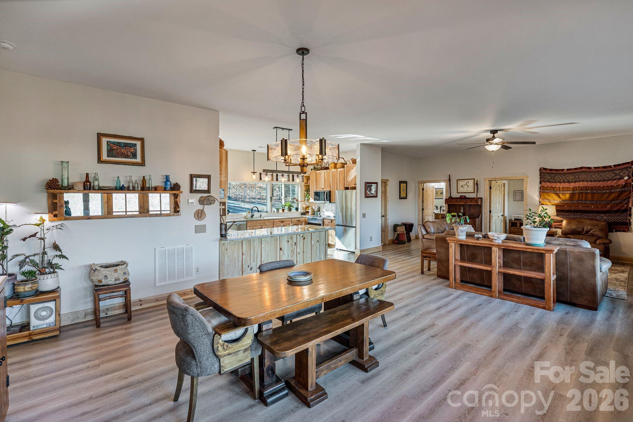 Davidson, North Carolina, 28036, United States, 5 Bedrooms Bedrooms, ,4 BathroomsBathrooms,Residential,Active,2011189