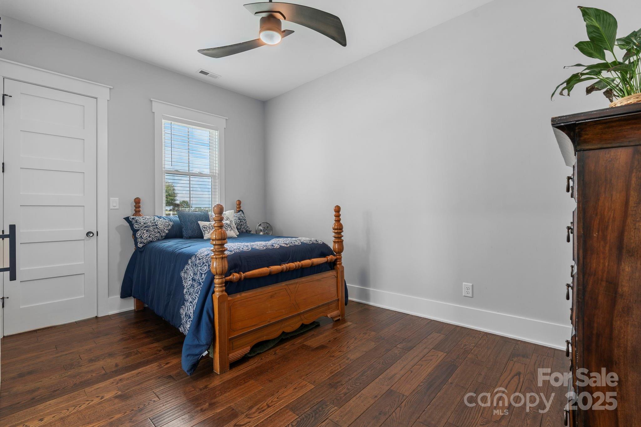 Hickory, North Carolina, 28602, United States, ,4 BathroomsBathrooms,Residential,Active,1894779