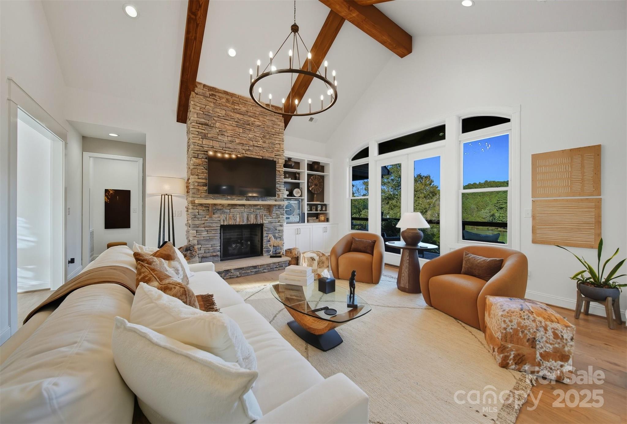 Hickory, North Carolina, 28601, United States, 3 Bedrooms Bedrooms, ,4 BathroomsBathrooms,Residential,Active,1942390