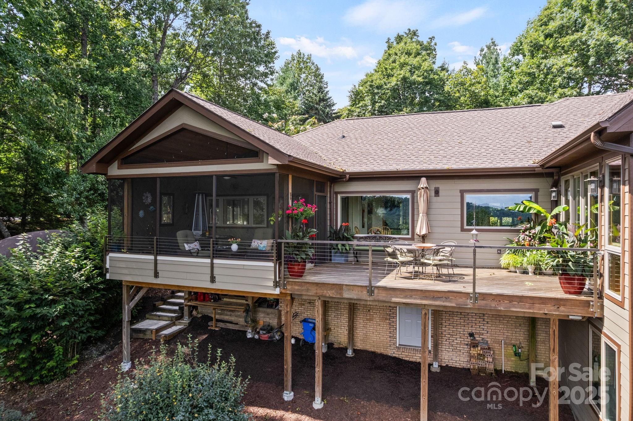 Flat Rock, North Carolina, 28731, United States, 3 Bedrooms Bedrooms, ,4 BathroomsBathrooms,Residential,Active,1936630