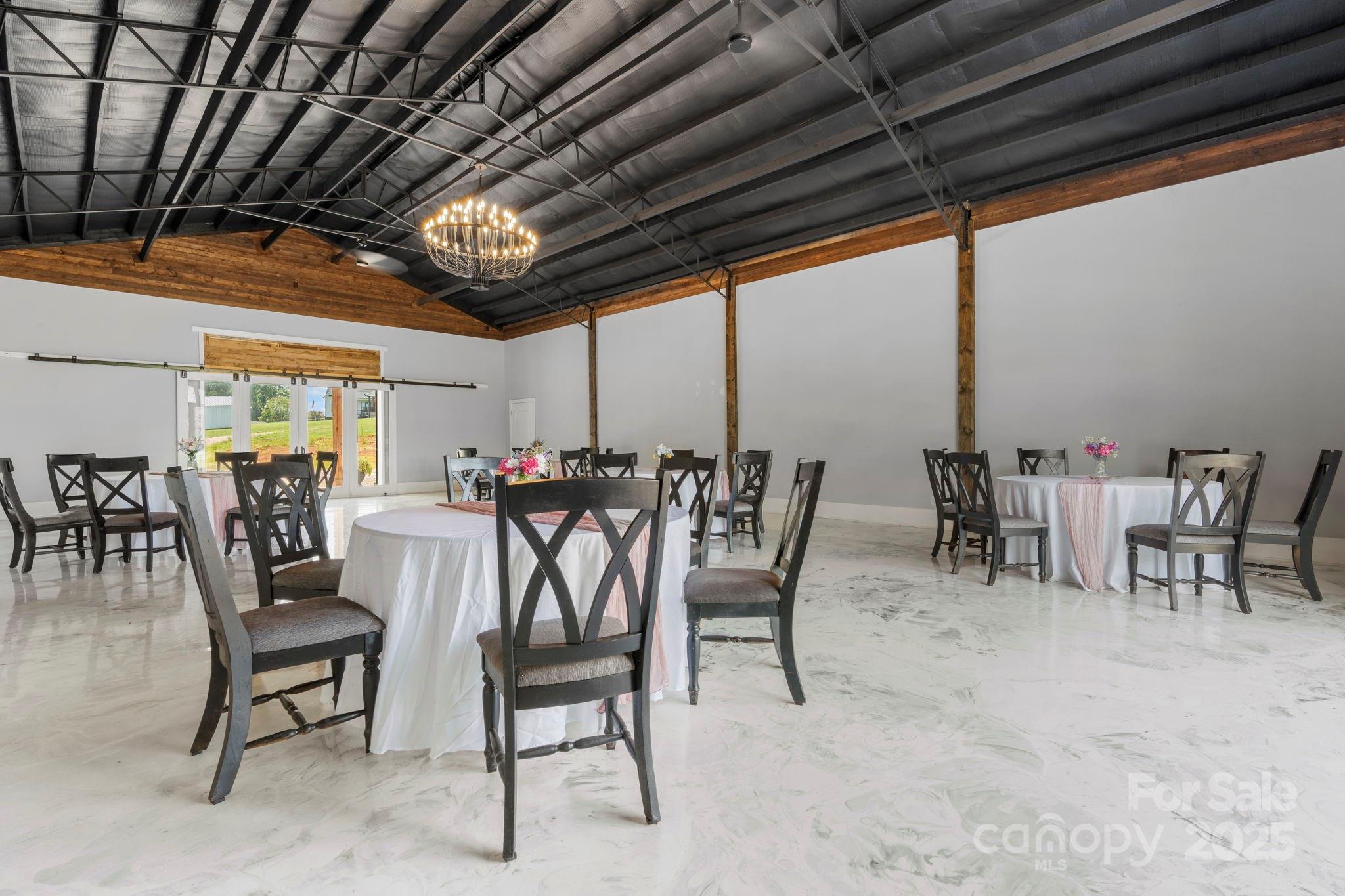 Hickory, North Carolina, 28602, United States, ,4 BathroomsBathrooms,Residential,Active,1894779