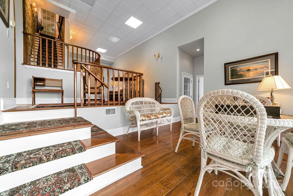 Brevard, North Carolina, 28712, United States, 4 Bedrooms Bedrooms, ,5 BathroomsBathrooms,Residential,Active,1997889