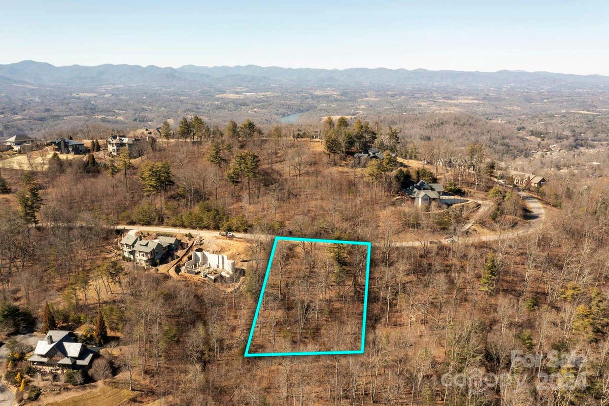 146 SUMMIT TOWER CIR # 211, ASHEVILLE, NC 28804, photo 1 of 8