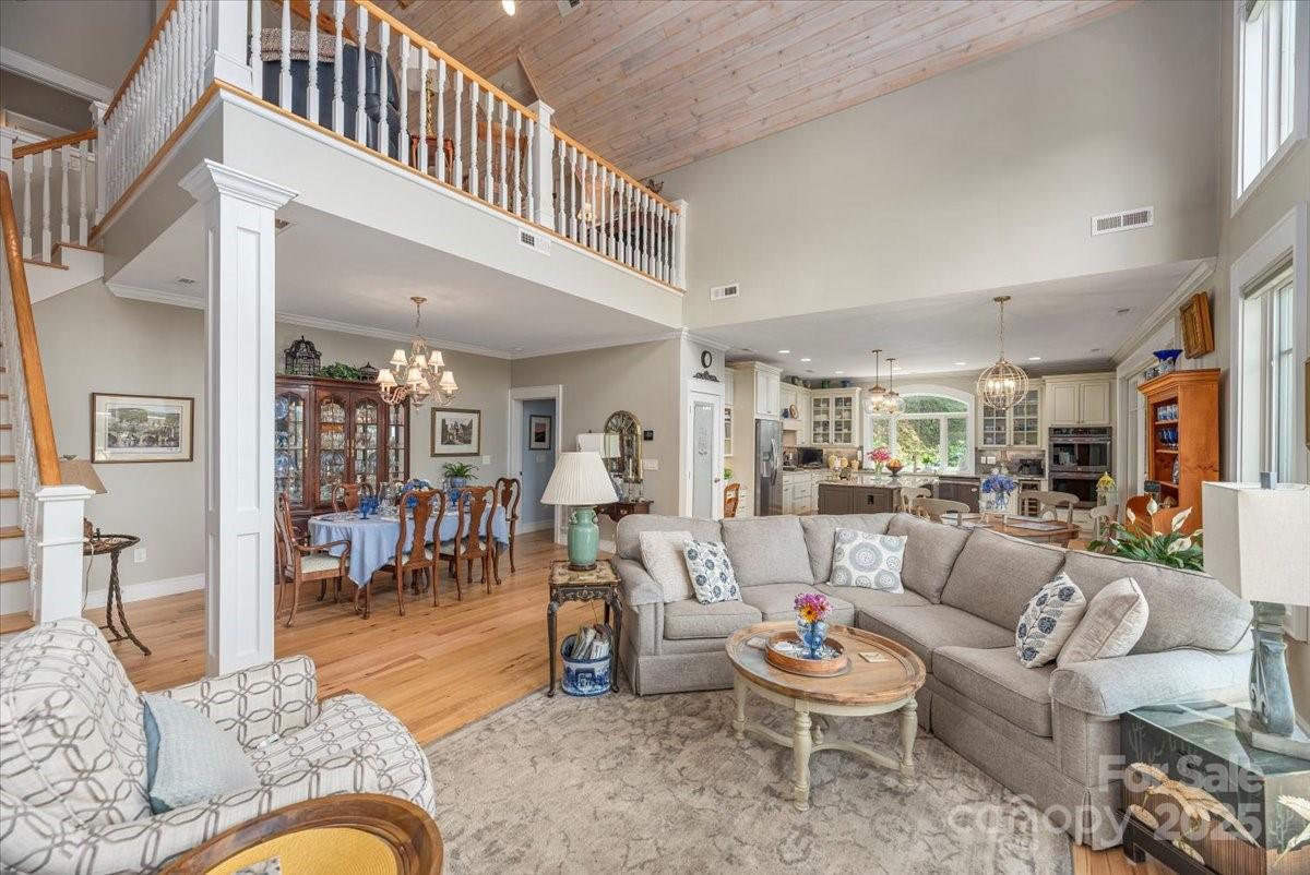 Waynesville, North Carolina, 28785, United States, 3 Bedrooms Bedrooms, ,4 BathroomsBathrooms,Residential,Active,1952318