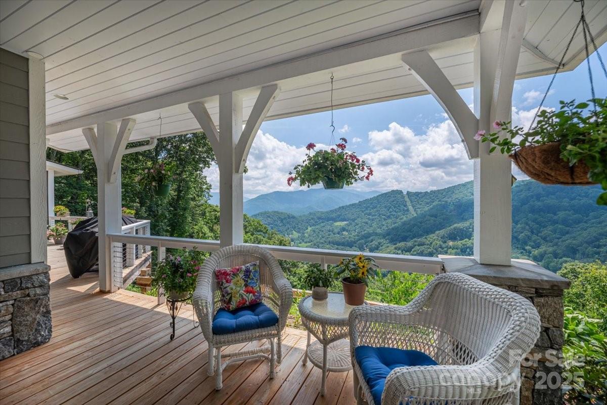 Waynesville, North Carolina, 28785, United States, 3 Bedrooms Bedrooms, ,4 BathroomsBathrooms,Residential,Active,1952318