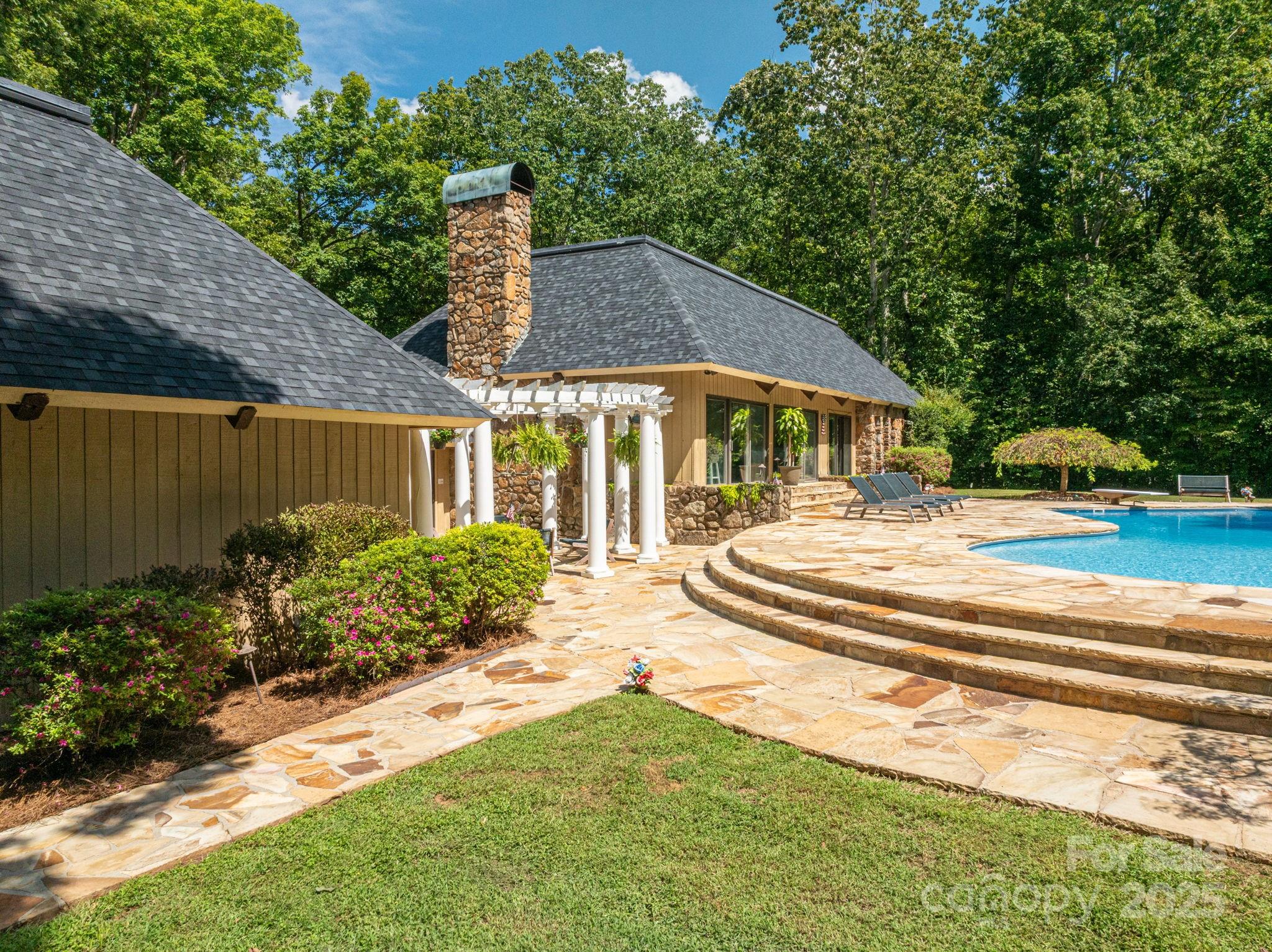 Lincolnton, North Carolina, 28092, United States, 7 Bedrooms Bedrooms, ,8 BathroomsBathrooms,Residential,Active,1936100