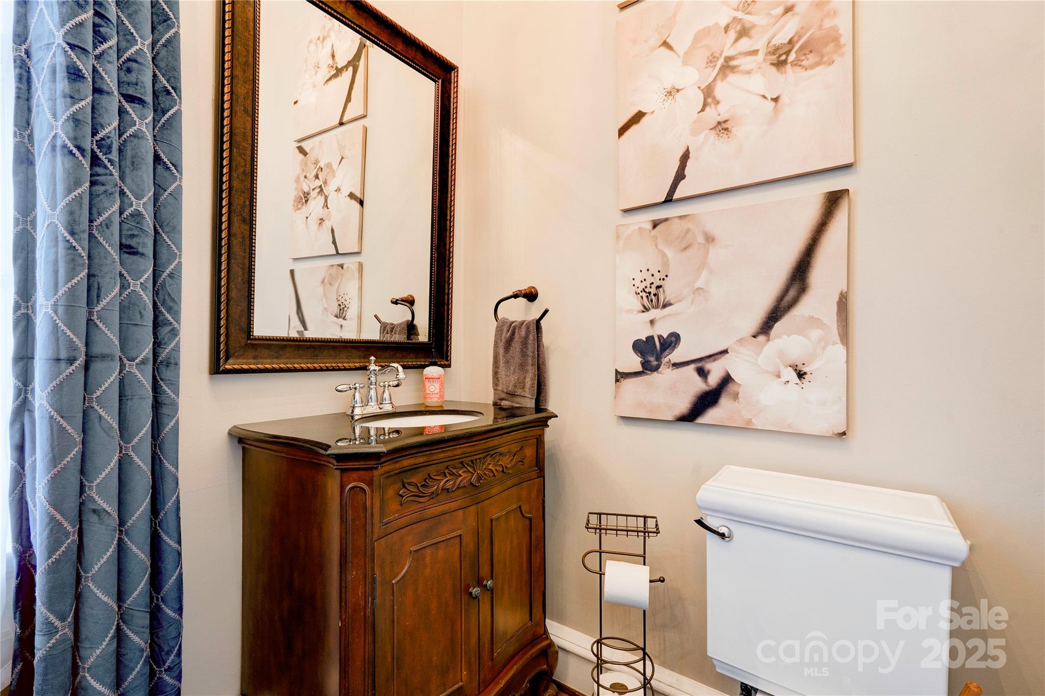 Kings Mountain, North Carolina, 28086, United States, 5 Bedrooms Bedrooms, ,6 BathroomsBathrooms,Residential,Active,1888967