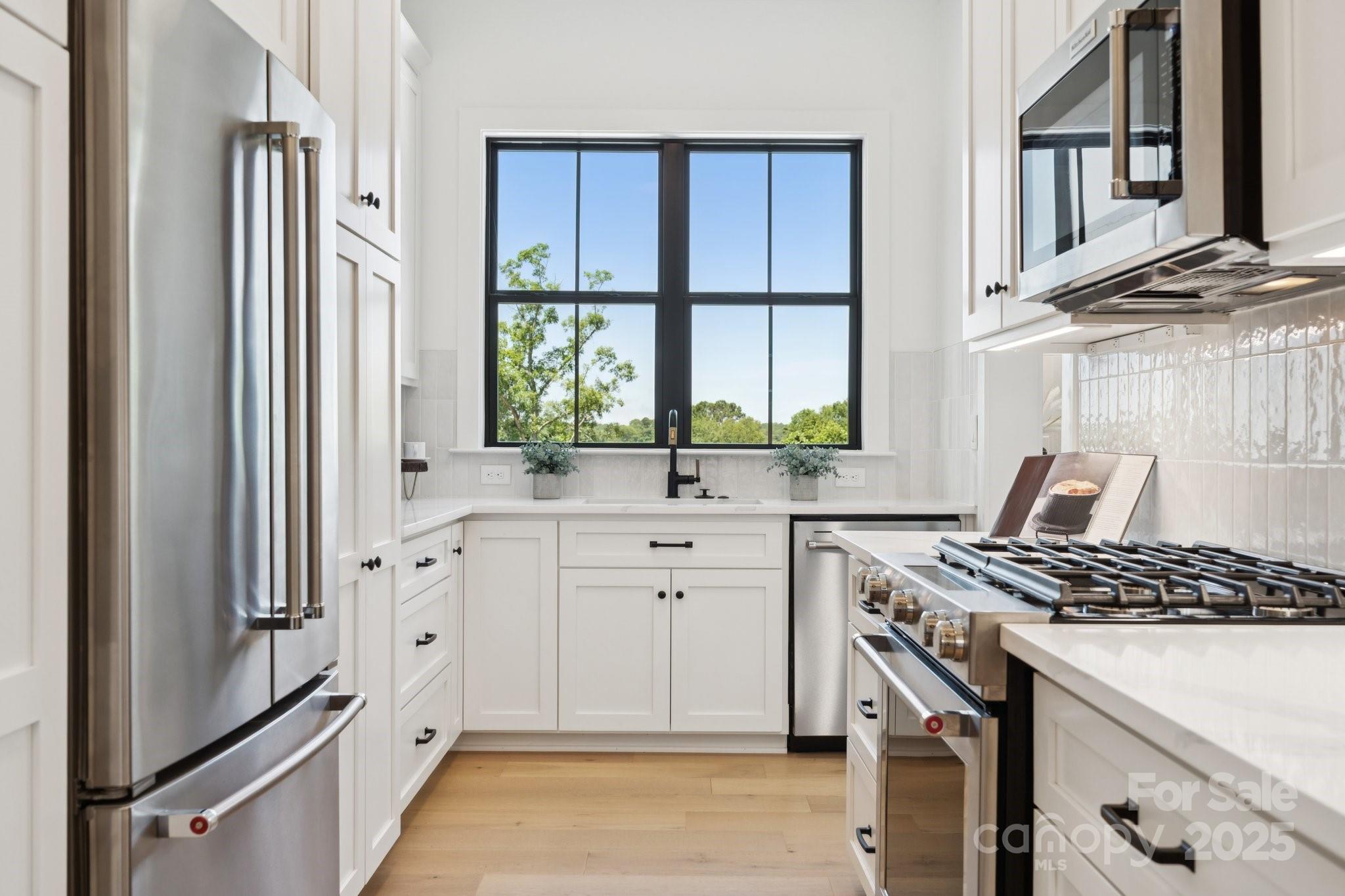 Charlotte, North Carolina, 28278, United States, ,6 BathroomsBathrooms,Residential,Active,1769360